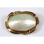 An 18ct yellow gold pearl set brooch, 2.5 x 4cm.