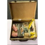 A vintage case of cigarette and other collectors cards.