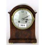 An Edwardian walnut veneered French striking mantle clock, H. 21cm.