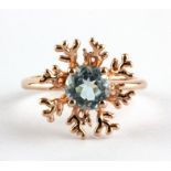 A 925 silver rose gold gilt ring set with a Swiss blue topaz, Dia. 1.1cm, (N.5).