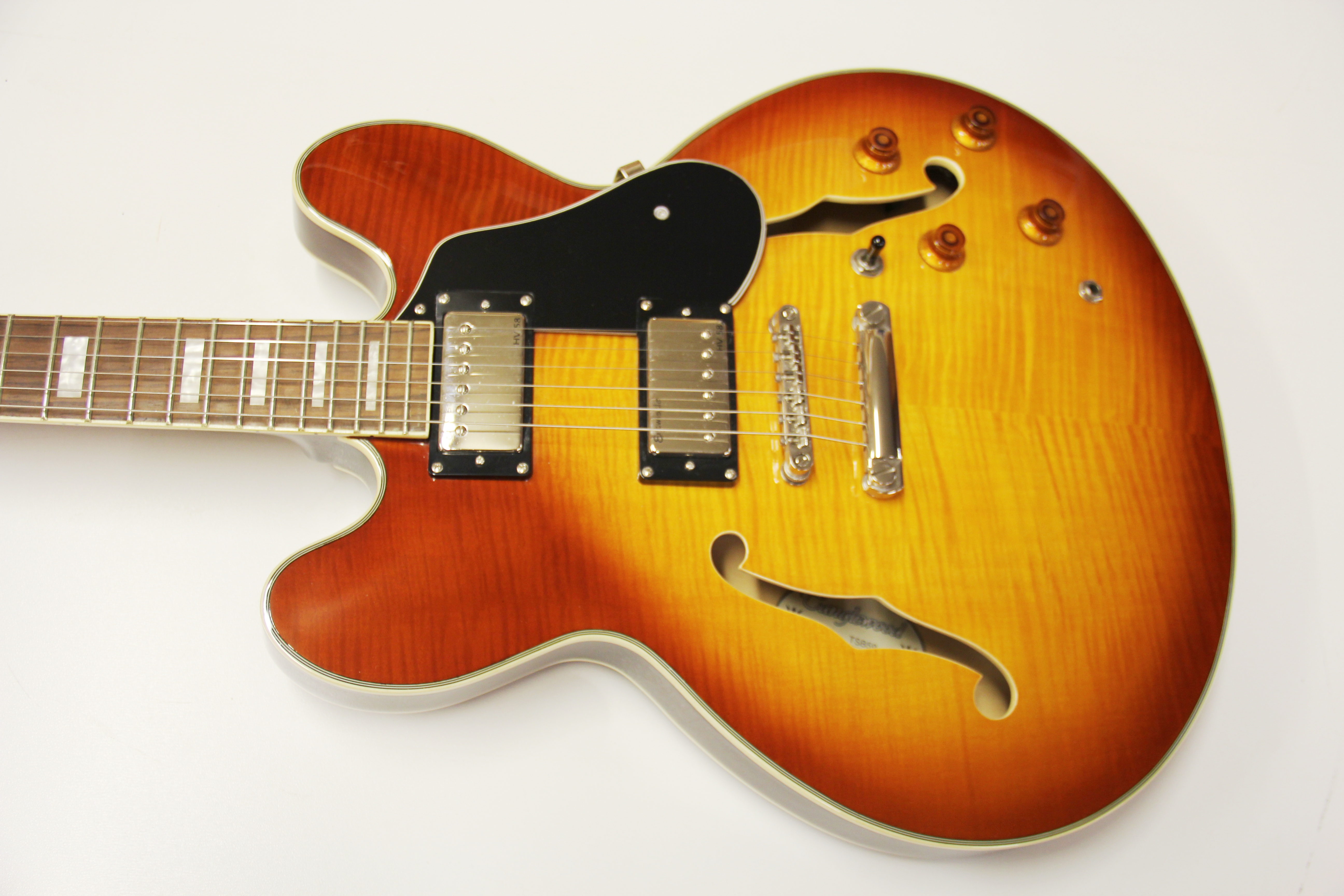 A Tanglewood TSB59 DLXHB honey blonde electric guitar with Hiscox case. - Image 4 of 5