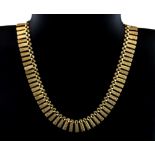 A 9ct yellow gold necklace, L. 32cm.