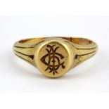 A gentleman's yellow metal (tested high carat gold) signet ring, (Q.5).