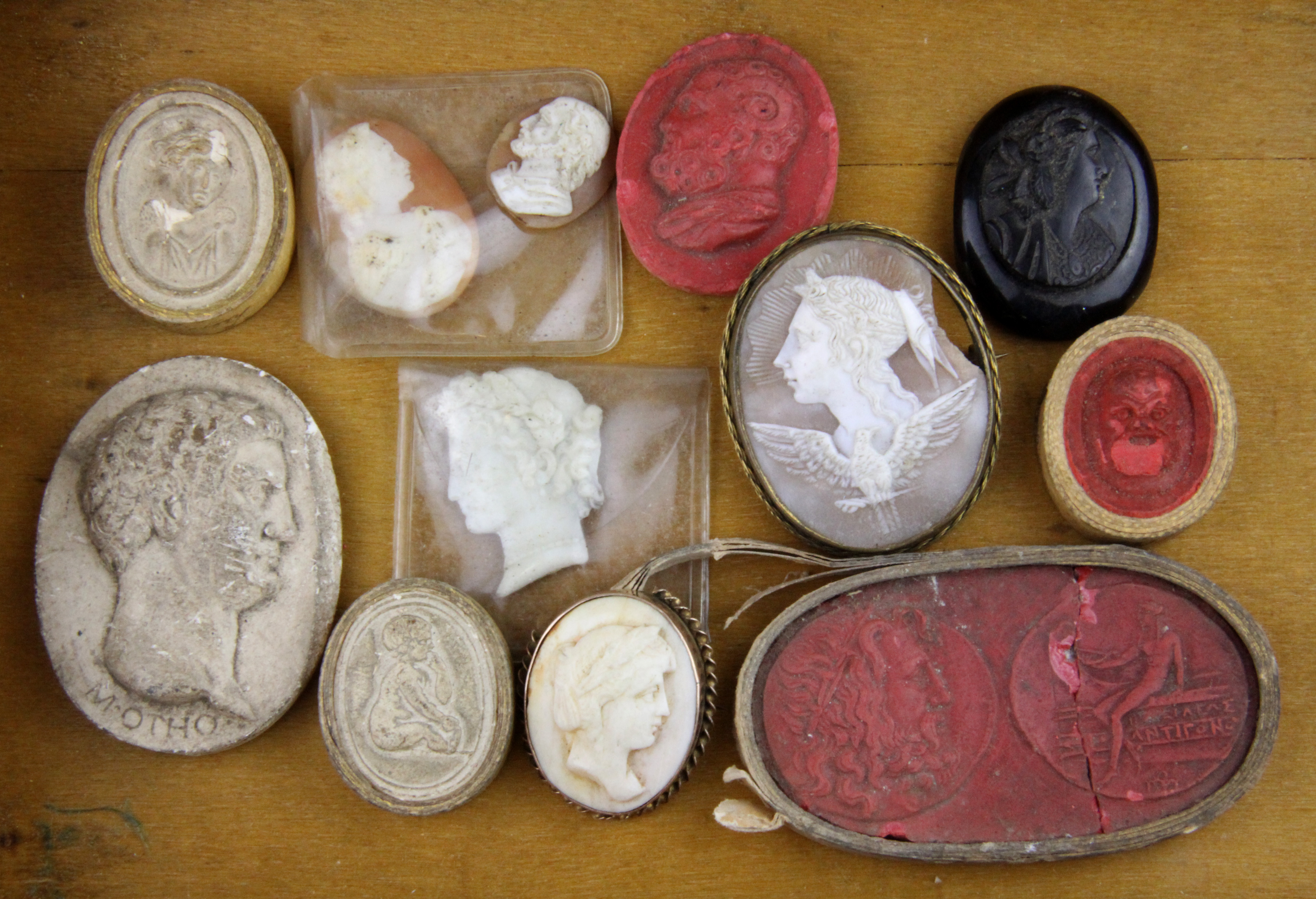 A group of mixed 18th and 19th Century intaglio and cameos.