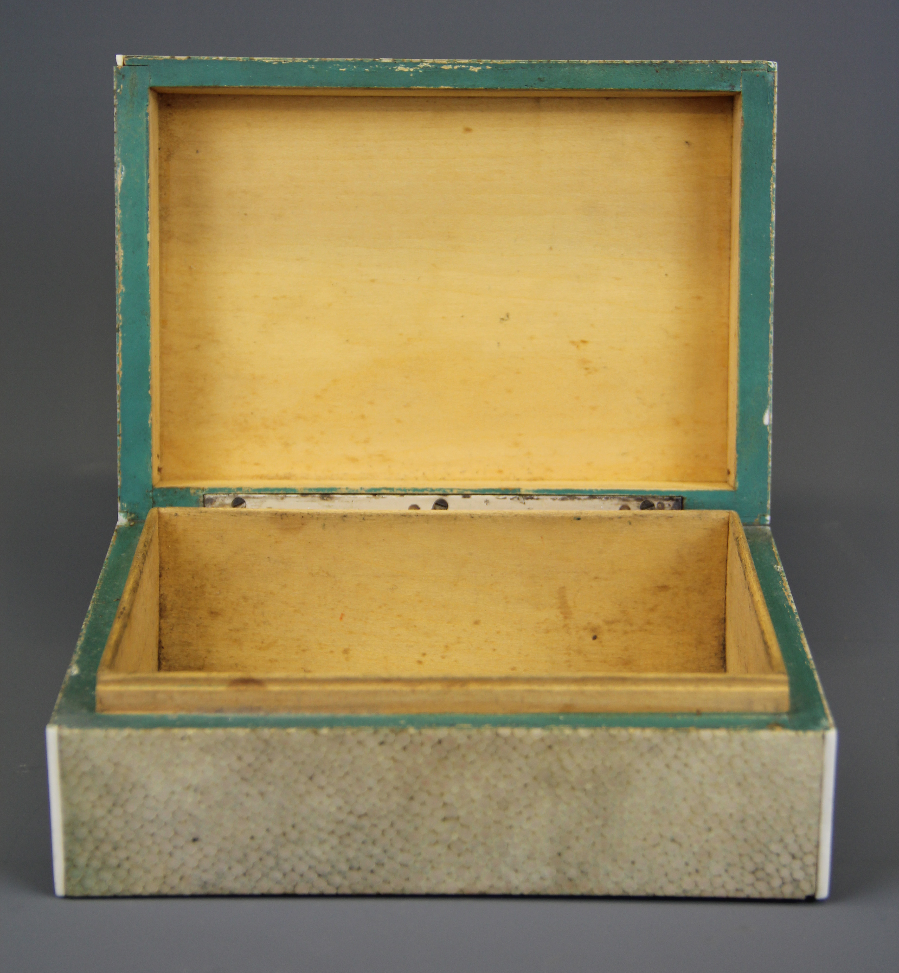 A 1920's shagreen covered wooden cigarette box, size 15.5 x 11 x 6cm. - Image 2 of 2