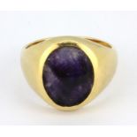 A gentleman's 18ct yellow gold amethyst set ring, (N).