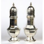 A pair of silverplated Mappin & Webb sugar casters, H. 17.5cm.
