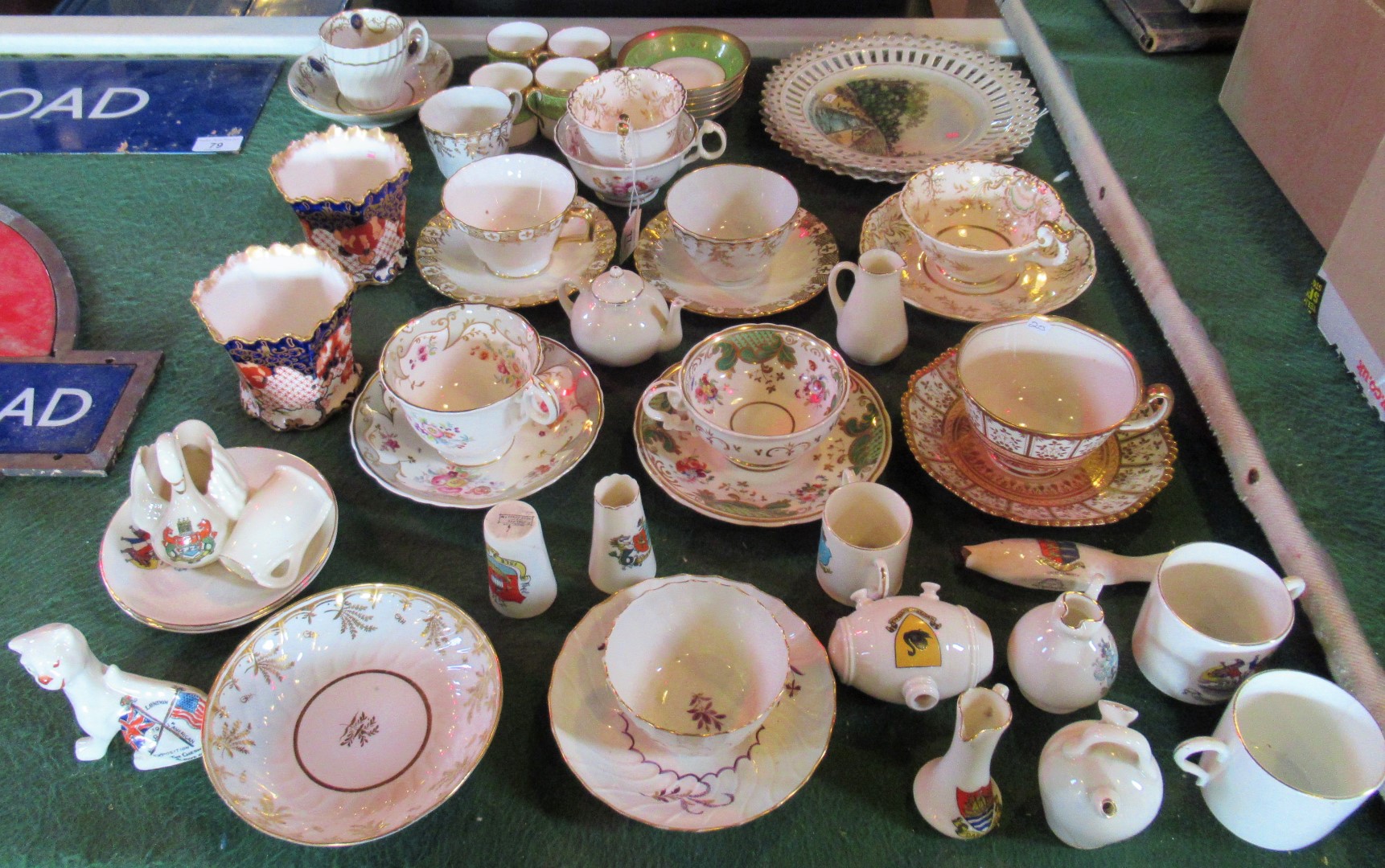 A large quantity of cabinet china, to include: Worcester cups & saucers, ribbon plates,
