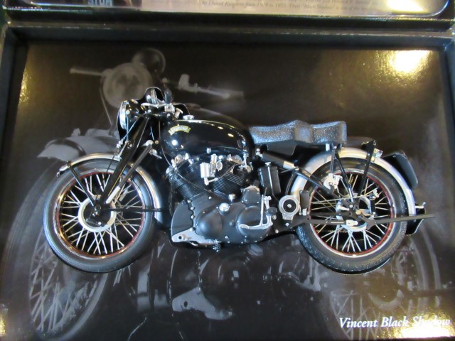 A collection of five vintage motorcycles from the Minichamps collection, - Image 5 of 6