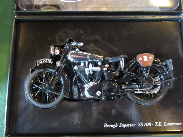 A collection of five vintage motorcycles from the Minichamps collection, - Image 6 of 6