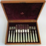 A set of six hallmarked fish knives and forks, Sheffield 1909, Harrison Brothers of Howson,