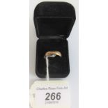 A 9 carat gold ring. Condition Report: Weight = 3.