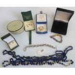 A quantity of miscellaneous jewellery to include a pair of 9ct gold hoop earrings,