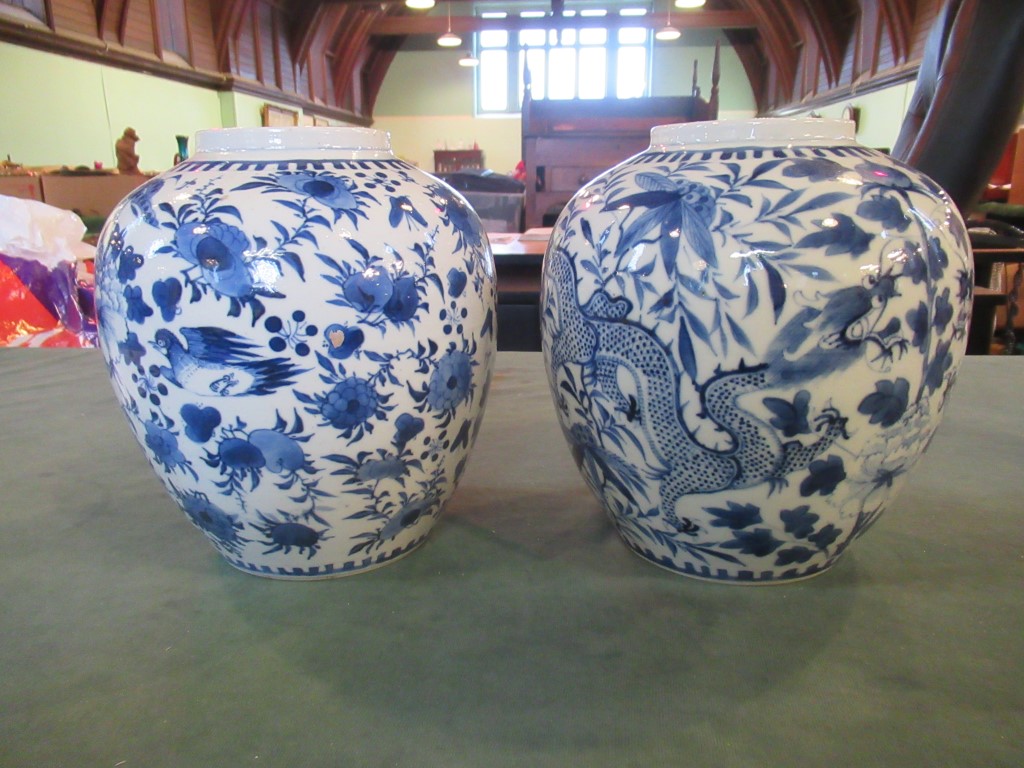 A pair of 19th century Chinese blue and white spice jars, marks to base. - Image 4 of 6