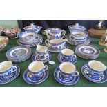 A large collection of Alfred Meakin Old Willow blue & white china, comprising: tureens,