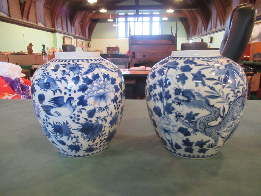 A pair of 19th century Chinese blue and white spice jars, marks to base. - Image 5 of 6