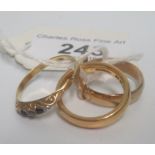 A 22ct gold wedding band,