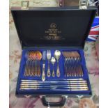 Bestecke, a German 23/24 karat gold plated cased cutlery set.