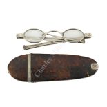 Ø A PAIR OF SILVER SPECTACLES, 1821-22 in tortoiseshell case