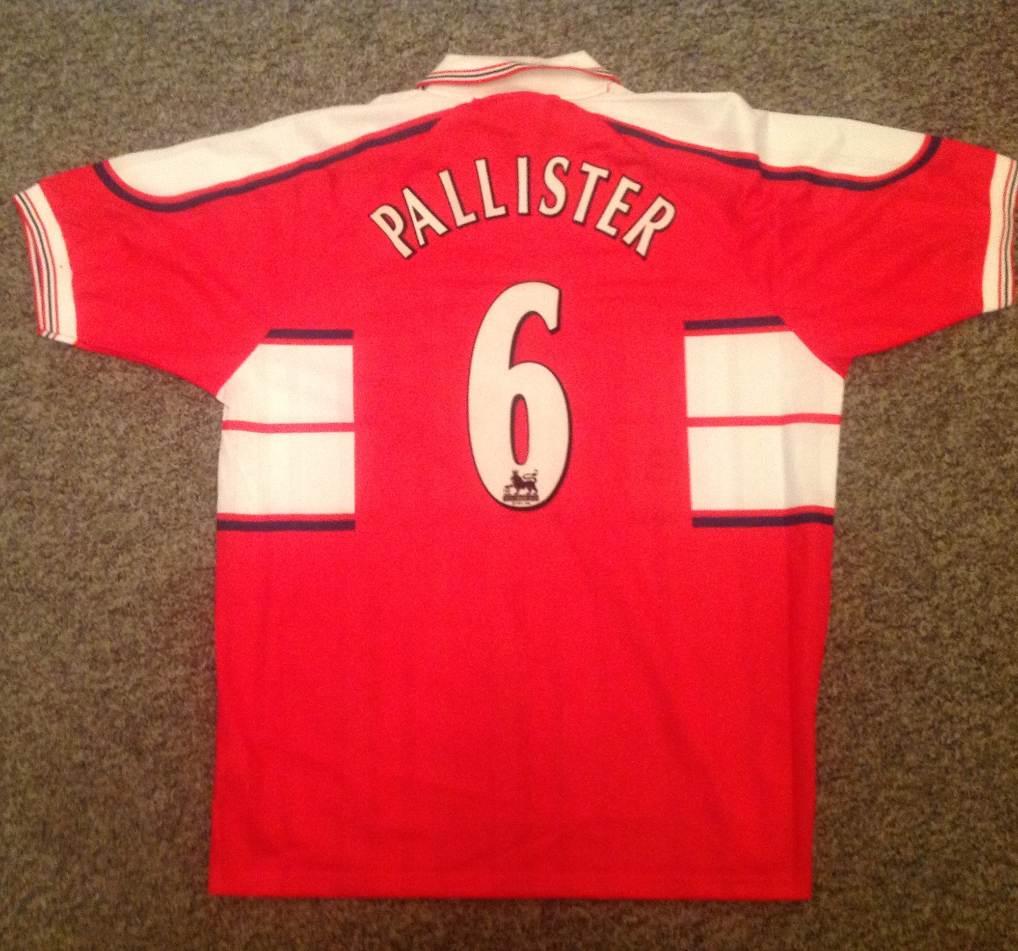 Football Gary Pallister signed Middlesbrough no 6 home shirt. Gary Andrew Pallister, born 30 June - Image 3 of 3