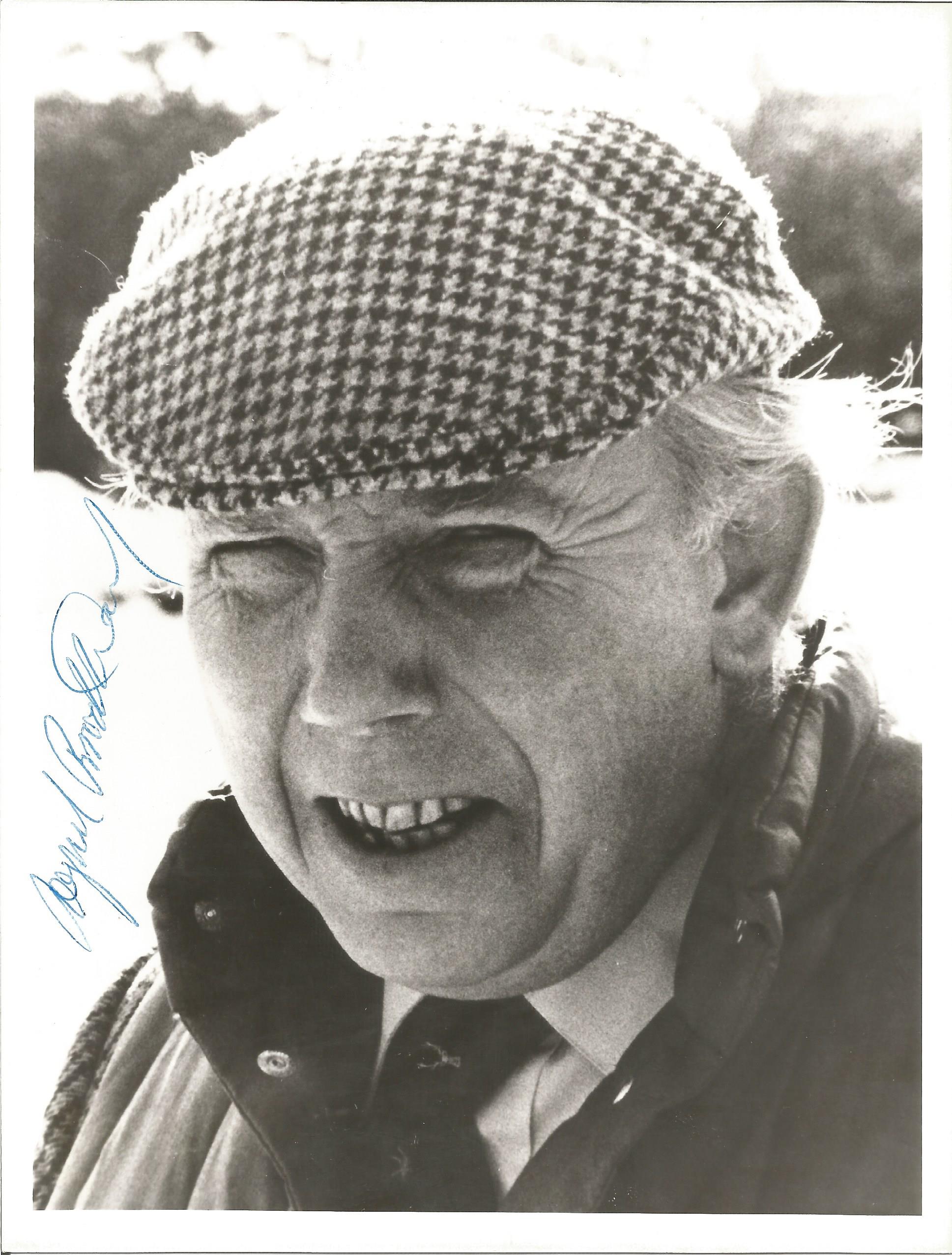 Raymond Brooks-Ward The Voice Of Show jumping Signed 6.5x8.5 Photo. Good Condition. All signed