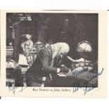 Roy Dotrice Actor Signed Vintage Picture. Good Condition. All signed pieces come with a