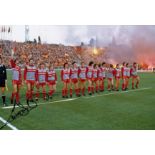 Col Photo 12 X 8, Depicting A Wonderful Image Showing Liverpool Players Lining Up Shoulder To