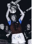 Colorized Photo 16 X 12, Depicting West Ham United Captain Billy Bonds Holding Aloft The Fa Cup