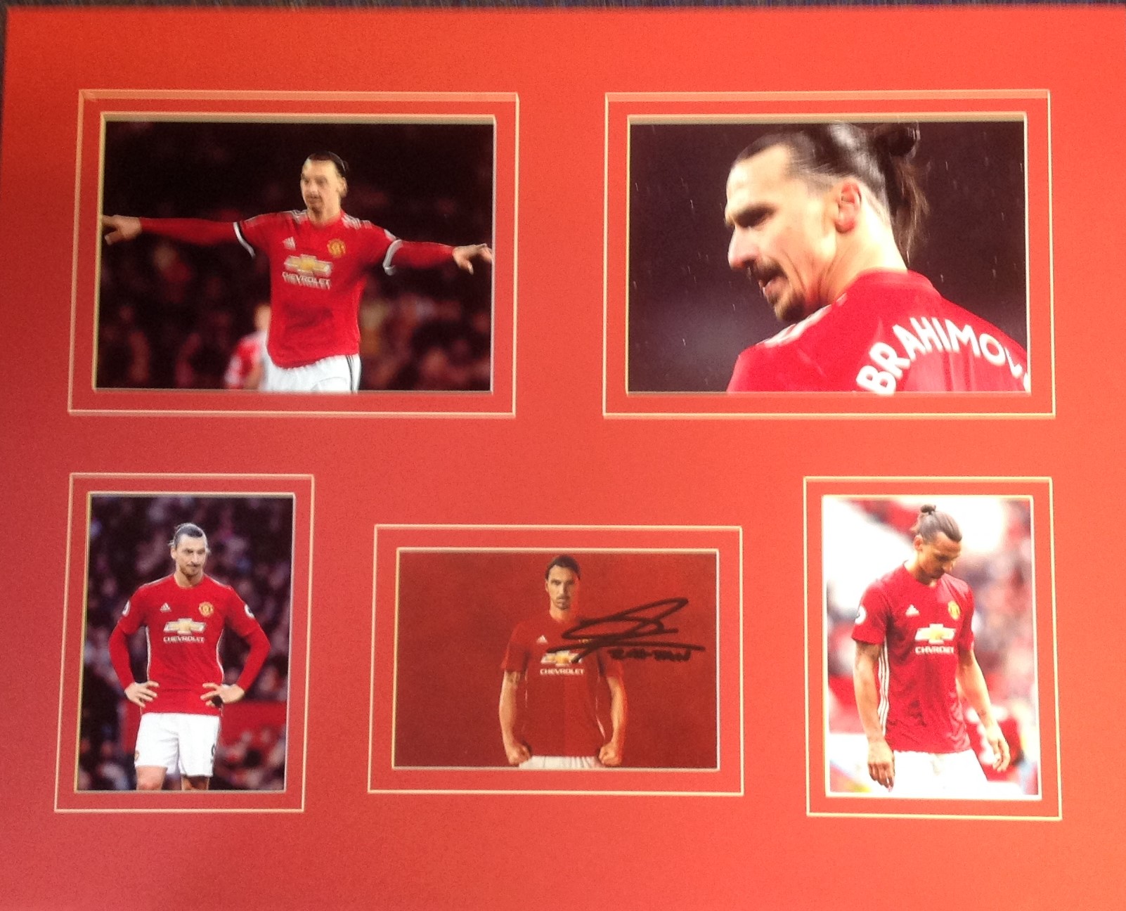 Football Zlatan Ibrahimovic signed 16x20 mounted signature piece includes signed colour photo and