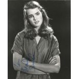 Brooke Shields Actress Signed 8x10 Photo. Good Condition. All signed pieces come with a