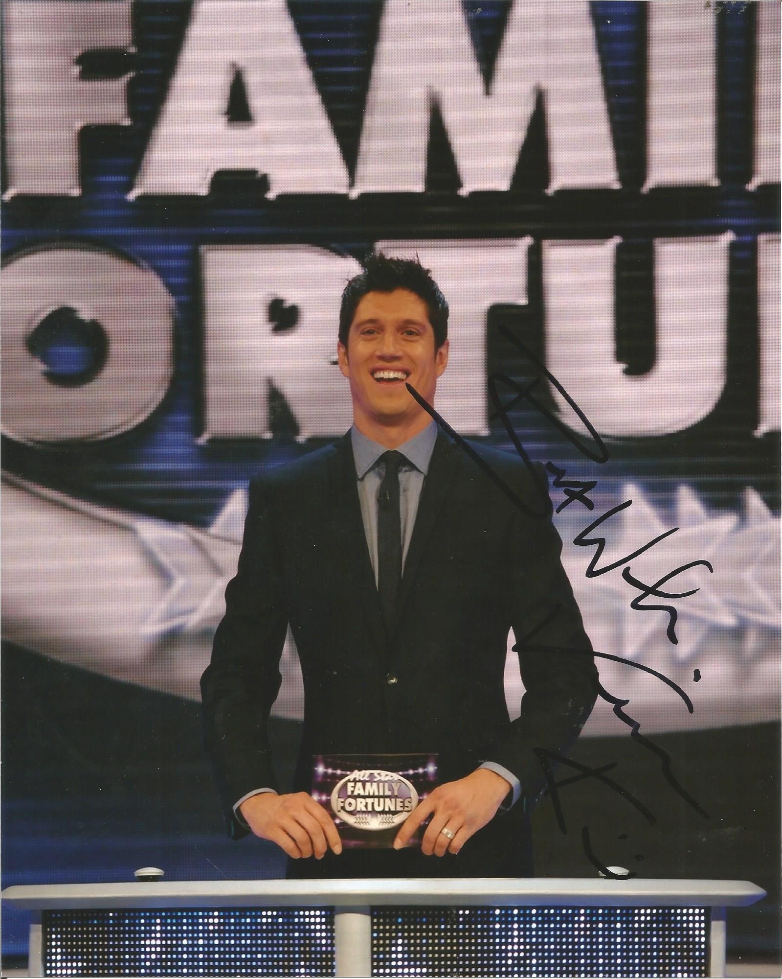 Vernon Kay Presenter Signed Family Fortunes 8x10 Photo. Good Condition. All signed pieces come