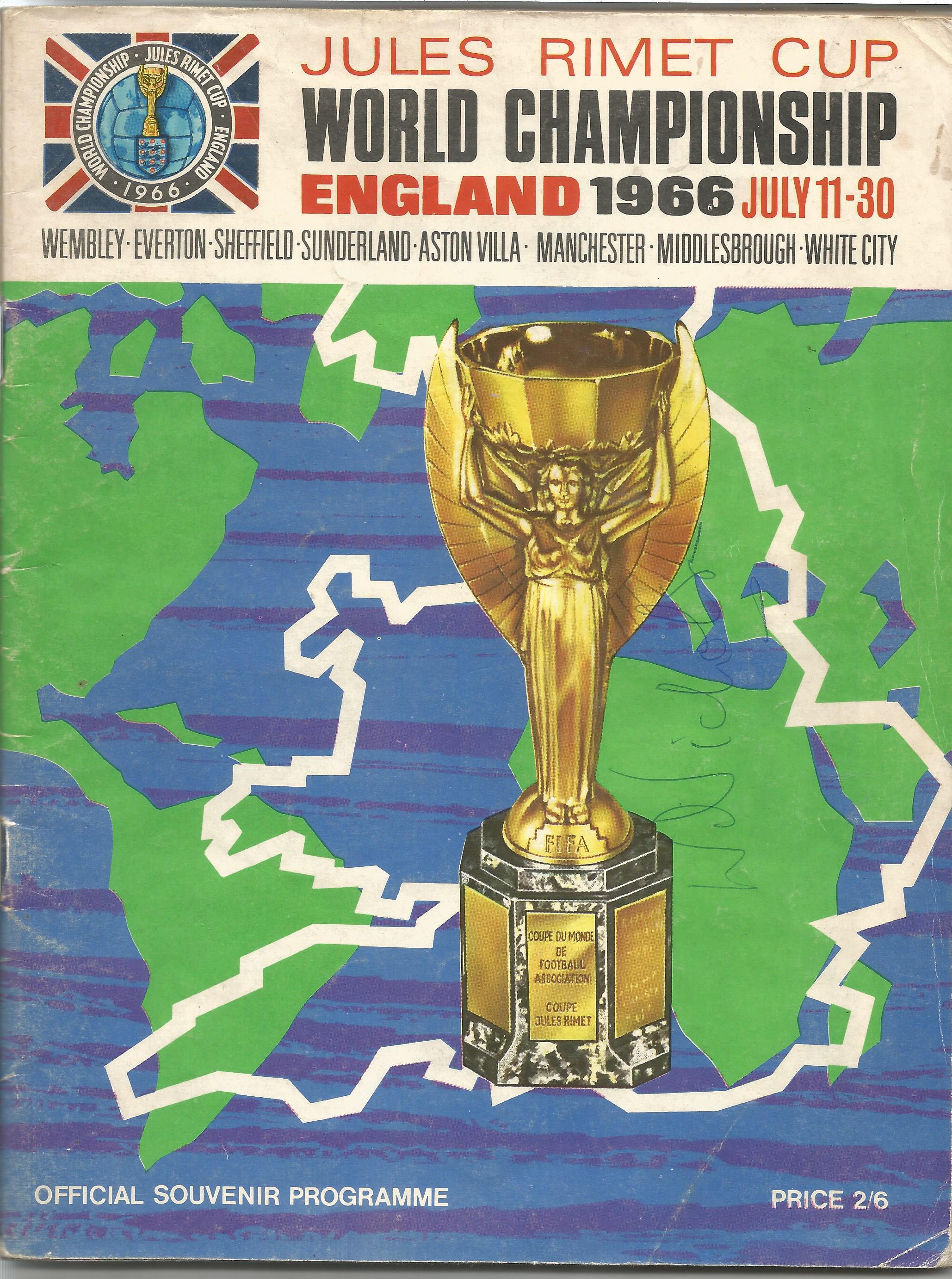 World Cup 1966 original Finals brochure includes inside signatures from 18 of the victorious England