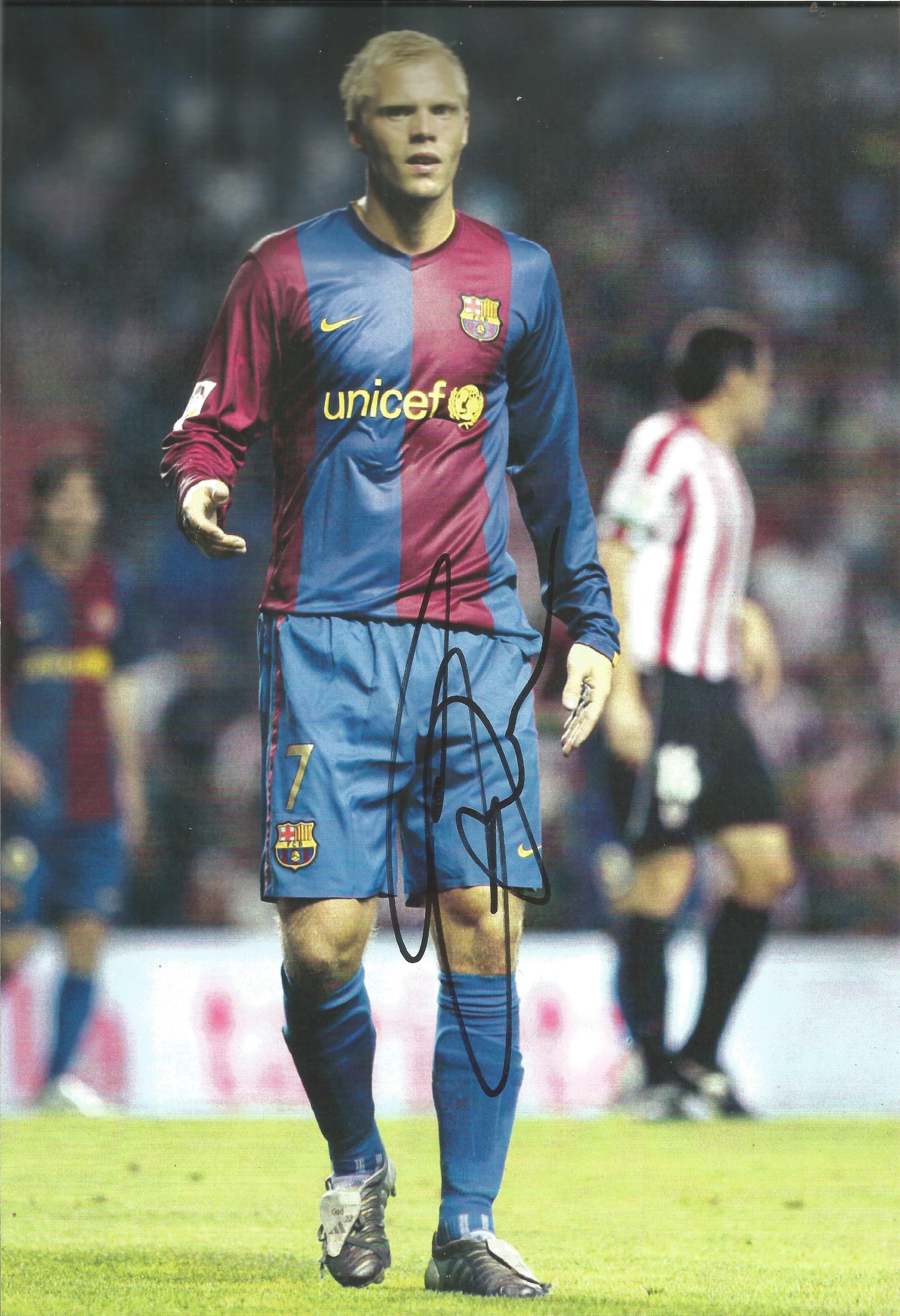 Football Eidur Gudjohnsen 12x8 signed colour photo pictured in action for Barcelona. Eidur