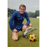 Football Autographed EDDIE McCREADIE photo, a superb image depicting the Chelsea left-back