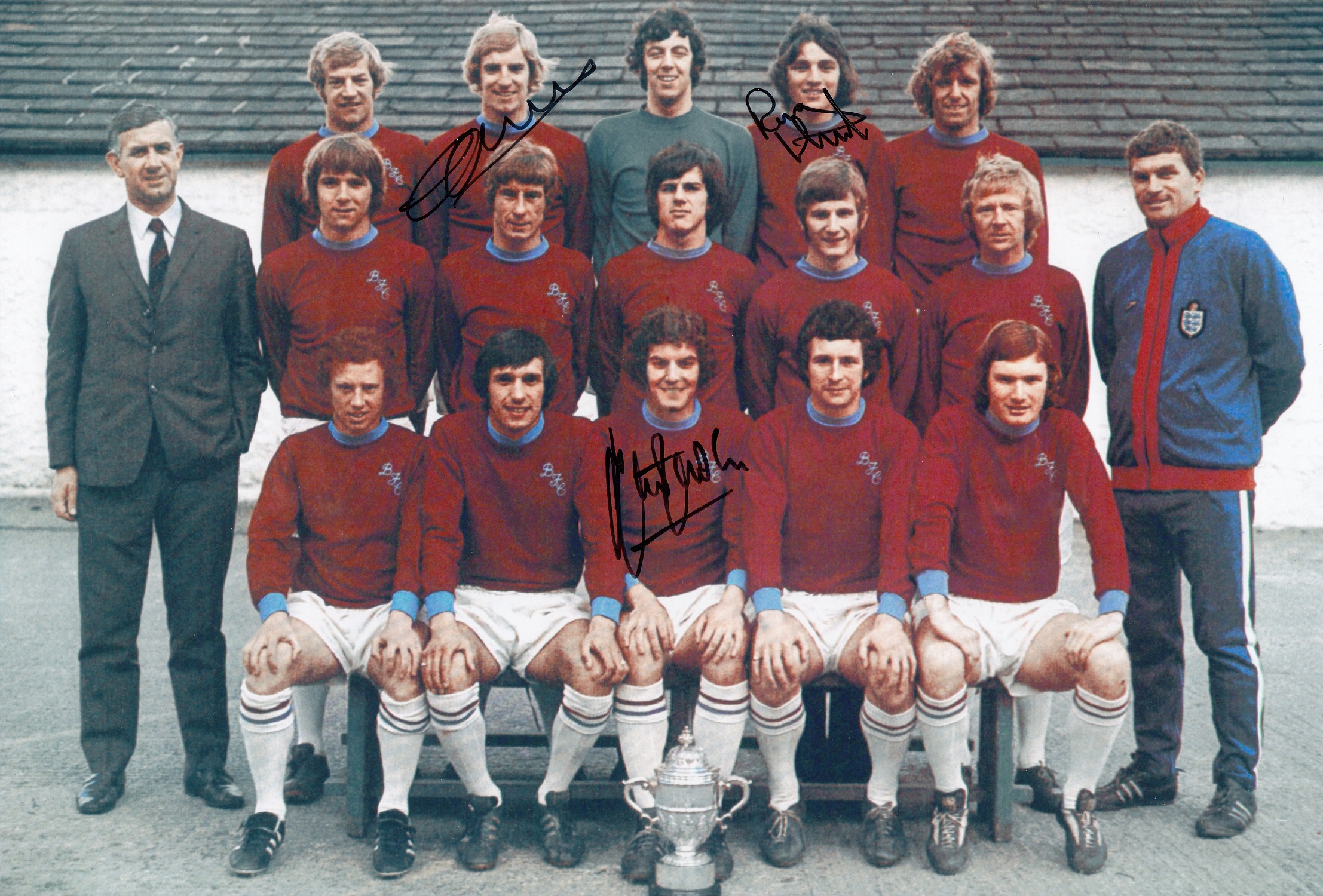 Football Autographed BURNLEY 1973 photo, a superb image depicting the 1973 Second Division Champions