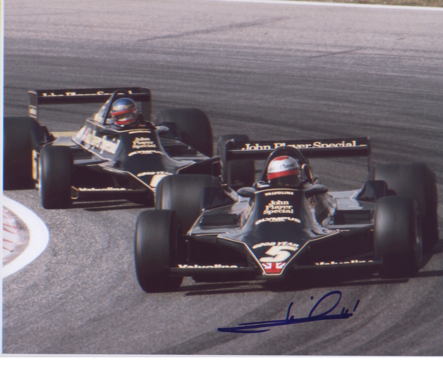 Mario Andretti signed motor racing 10 x 8 inch picture during F1 race. Good Condition. All