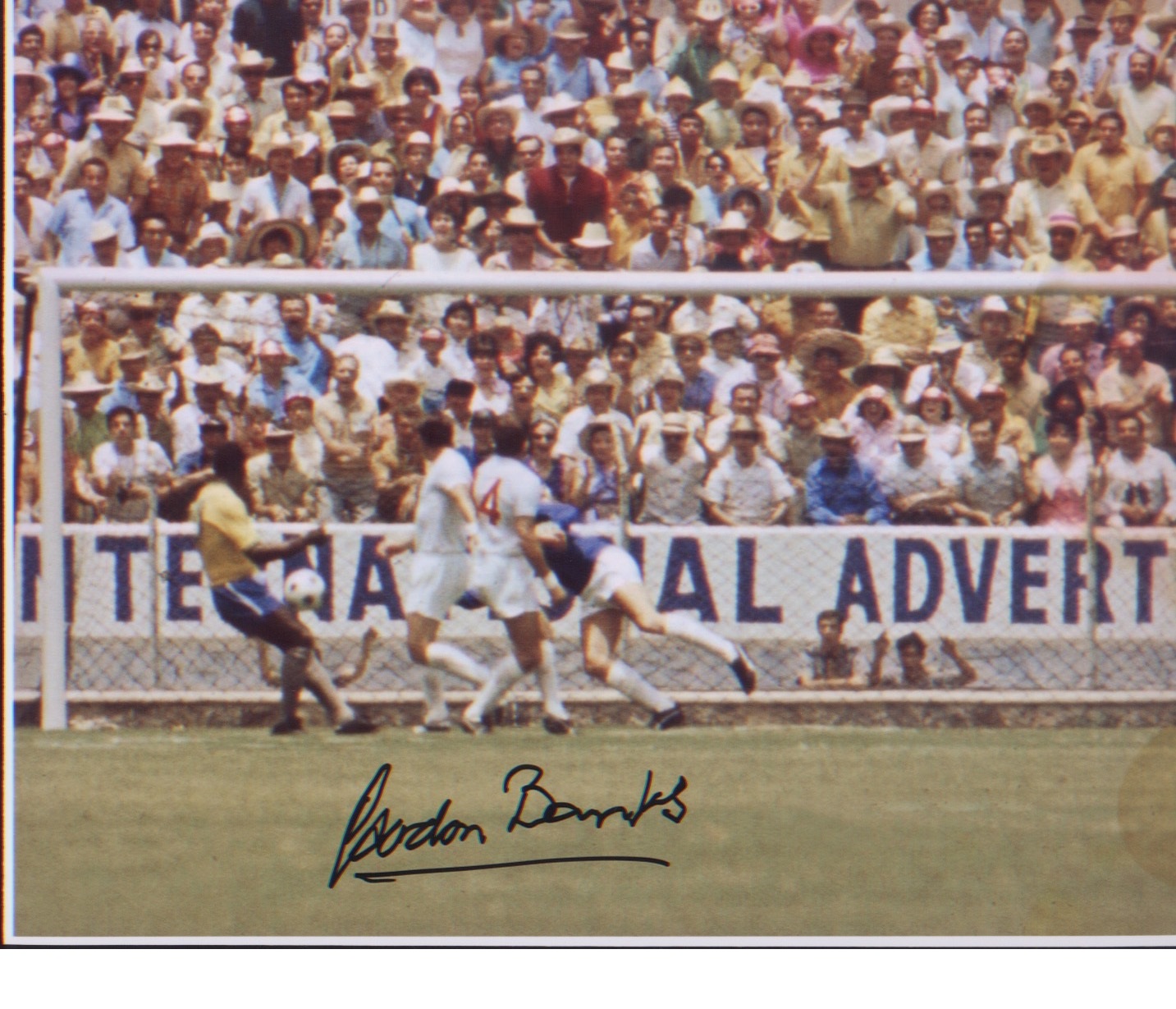 Gordon Banks signed 10 x 8 photo. making his famous World Cup save in 1970. Good Condition. All