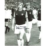 Football Alan Taylor signed 10x8 black and white photo pictured before the 1975 F.A Cup final for