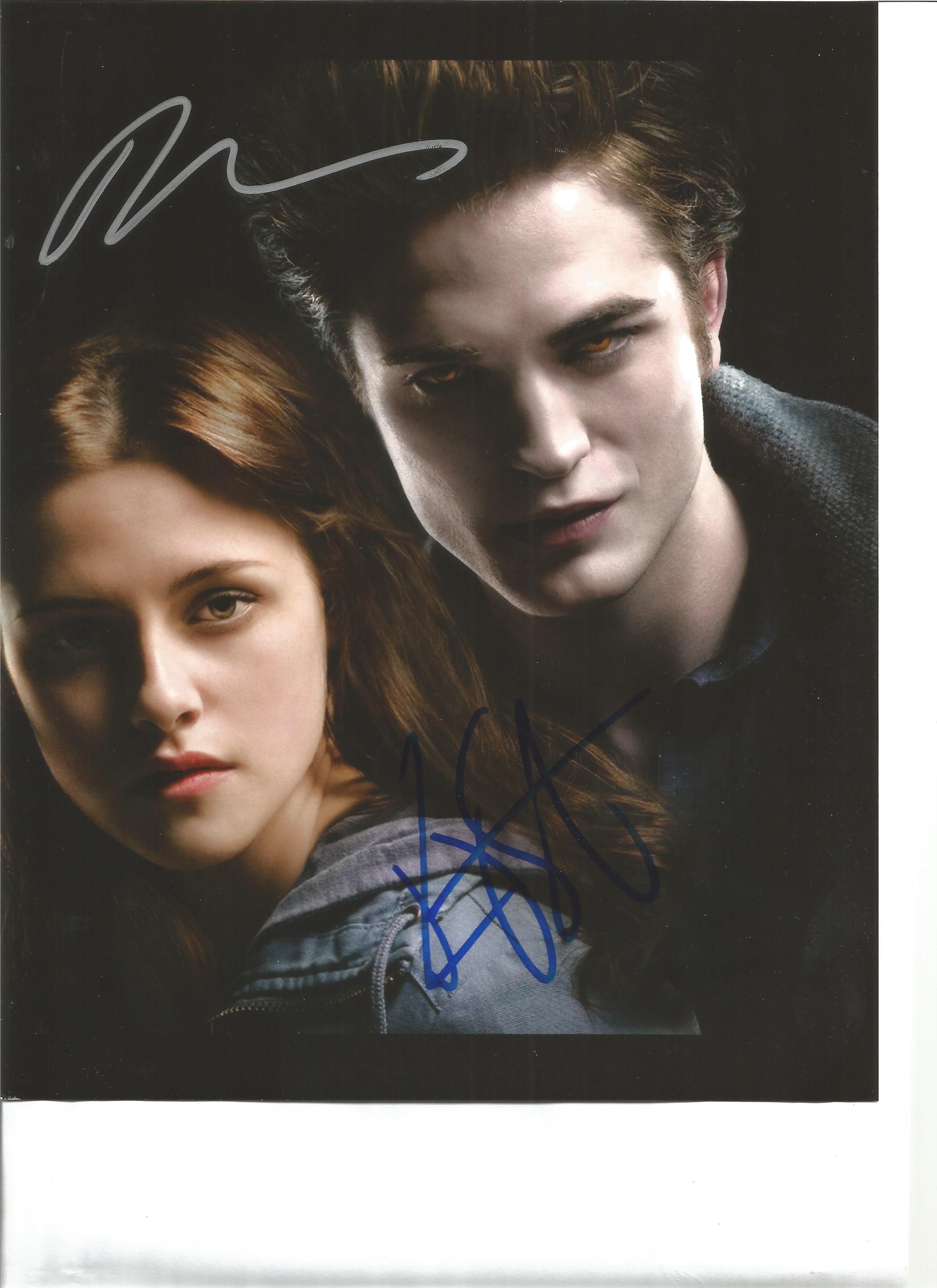 Twilight Kristen Stewart and Robert Pattinson signed stunning 10 x 8 colour photo from the hit TV
