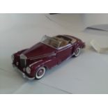 Mercedes Franklin mint 1/24 scale model of a Red 1957 Mercedes Benz 300SC in excellent condition. No