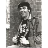 Robert Lindsay UNSIGNEC 8X6 black and white Citizen Smith press release photo. Good condition Est.