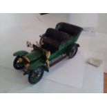 Rolls Royce Franklin mint 1/16 scale model of a 1905 Rolls Royce in Green. In near mint condition,