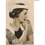 Gertrude Lawrence signed 6x4 black and white photo. 4 July 1898 - 6 September 1952 was an English
