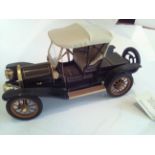 Cadillac Franklin mint 1/24 scale model of a Red 1910 Cadillac Model Thirty in excellent