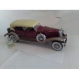 Duesenberg Franklin mint 1/24 scale model of a Red Duesenberg J Derham Tourster 1930 in excellent