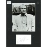 Bob Hoskins signed card mounted with 10 x 8 unsigned Long Good Friday b/w photo to approx 16 x 12.