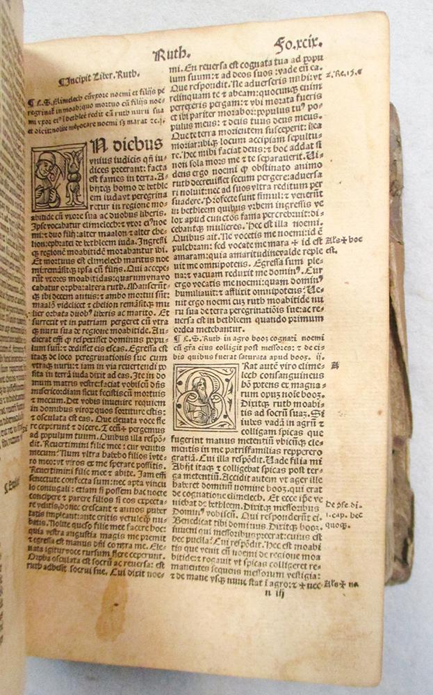 Bible in latin. Lyon: in officina Jacobi Mareschal [1524?], 8vo, title page in old manuscript, - Image 3 of 5
