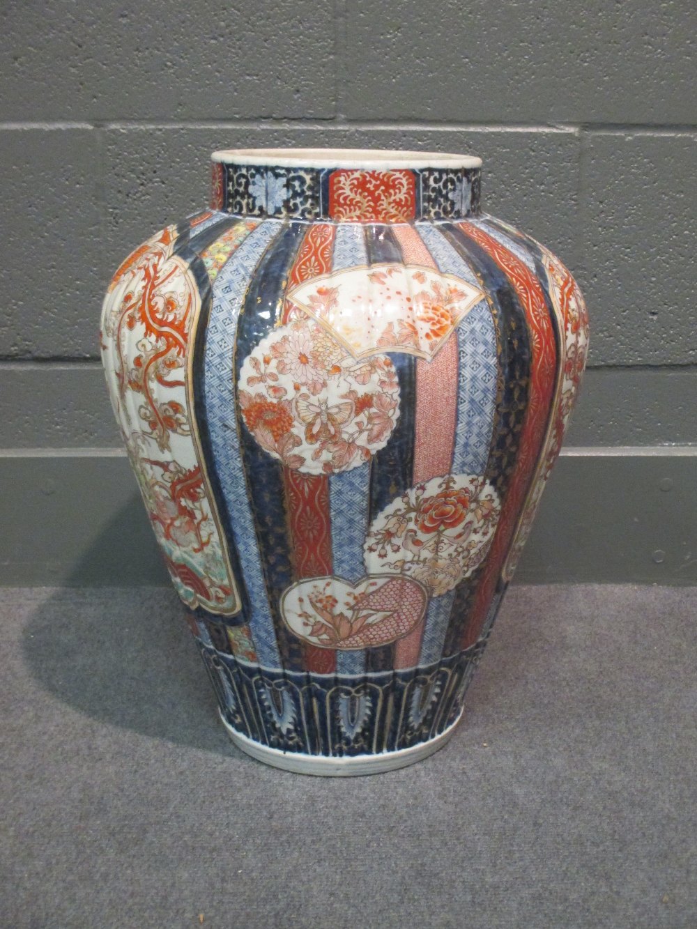 A Japanese Arita Imari porcelain vase