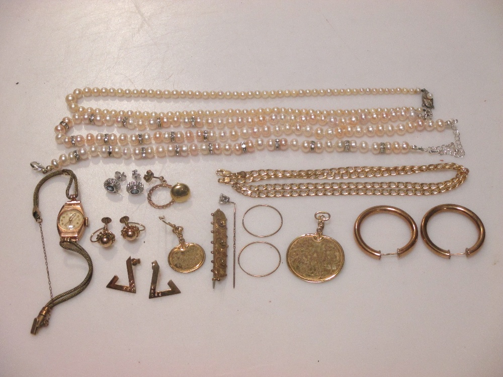 A collection of jewellery including a quantity of 9ct gold chains, earrings, pendant, brooch etc