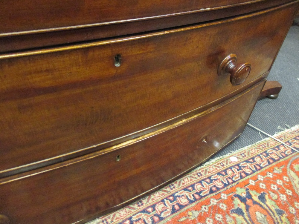 A Regency mahogany bow front chest of drawers, 98 x 107 x 52.5cm - Image 2 of 3